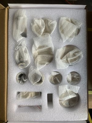 高硬度で耐久性のあるスライドドアアクセサリー ポーランドのゴールドで単一のガラスドア